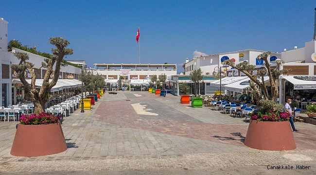 Kuşadası&#039;nda reklam, tanıtım ve tabelalara standart getirildi