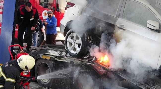 Lüks sıfır araç yüklü tırı vatandaşlar yanmaktan kurtardı