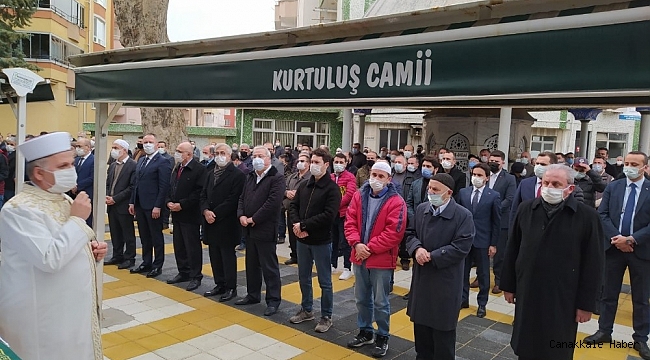 Meclis Başkanı Şentop, arkadaşının cenazesine katıldı