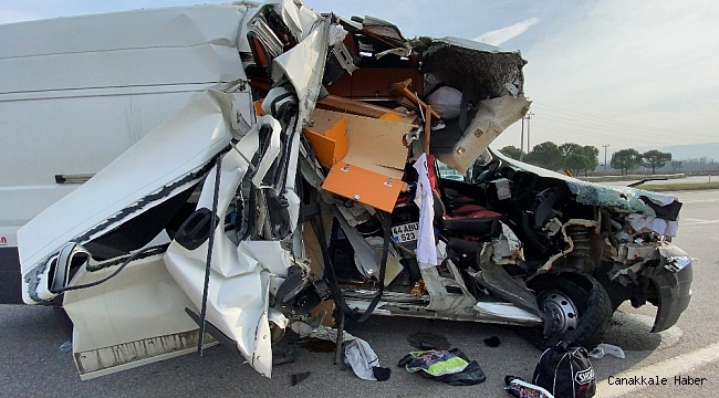 Milli motosikletçi, hurdaya dönen araçtan yaralı kurtuldu