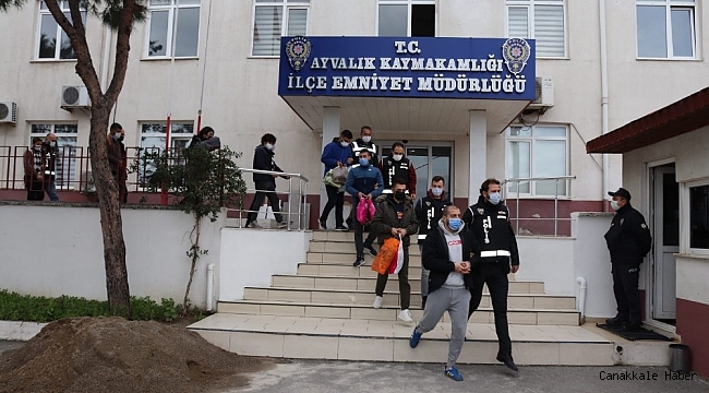 Ormana saklanan göçmen kaçakçıları tutuklandı