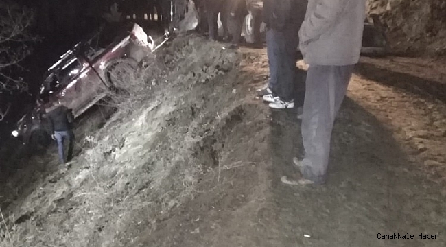 Pikap dereye uçtu, yardımına vatandaşlar koştu