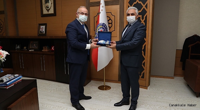 Rektör Ünal'dan iş birliği temasları