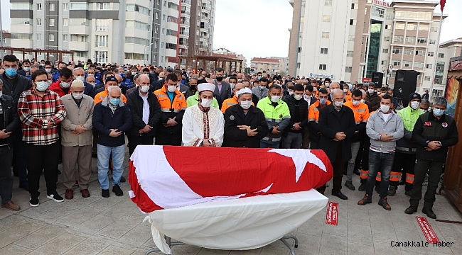 Servis kazasında ölen işçilere hüzünlü veda