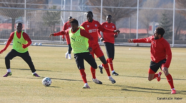 Sivasspor'da Gaziantep FK mesaisi sürüyor