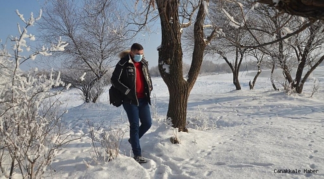 Soğuk havada kırağı kartpostallık görüntüler oluşturdu