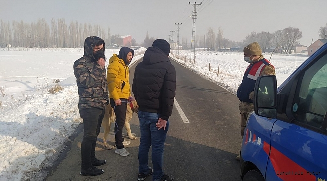 Sokağa çıkma yasağında kaybolan köpeği Jandarma buldu