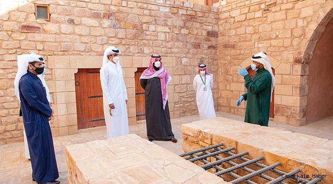 Suudi Arabistan Veliaht Prensi Selman ve Katar Emiri El Sani El Ula kentini gezdi