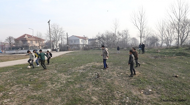 Taban saha isteyen çocuklarla buluştu