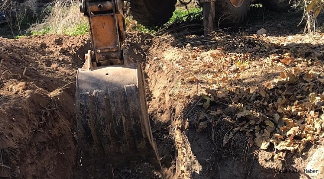 Tarihi eseri satmak için toprağa gömmüş