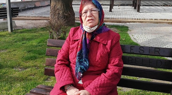 Telefon dolandırıcıları kendilerine inandırmak için bayrağın üzerine yemin etti