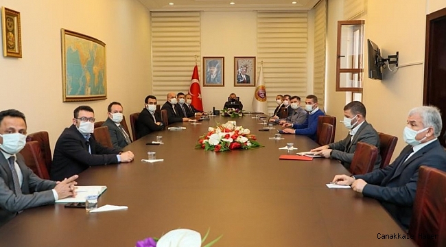 Vali 'aşı propagandasına' karşı uyardı