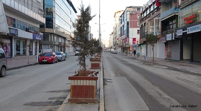 Van yeni yılın ilk gününde sessizliğe büründü