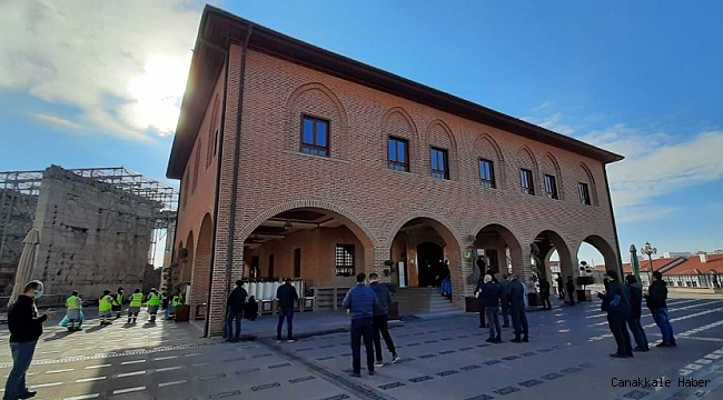 Yılın ilk Cuma namazı kısıtlama şartları altında kılındı