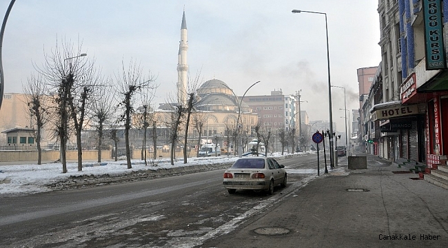 Yüksekova da sessizliğini koruyor
