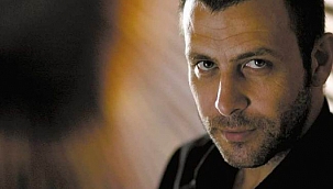 Nejat İşler'e Bangladeş'te en iyi erkek oyuncu ödülü