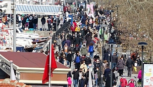 Çanakkale'de hava güneşli, görüntü tedirgin edici