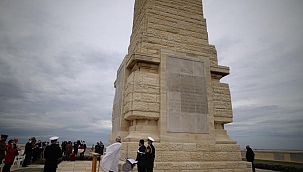 İngiliz Helles Anıtı'nda tören