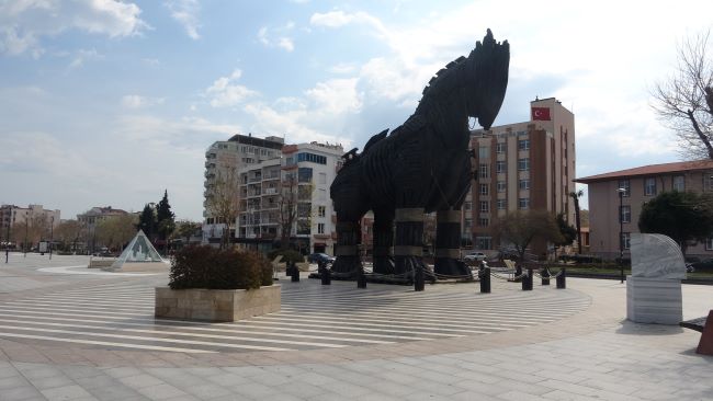 Kısıtlamalı Cumartesi günü sokaklarda sessizlik hakim