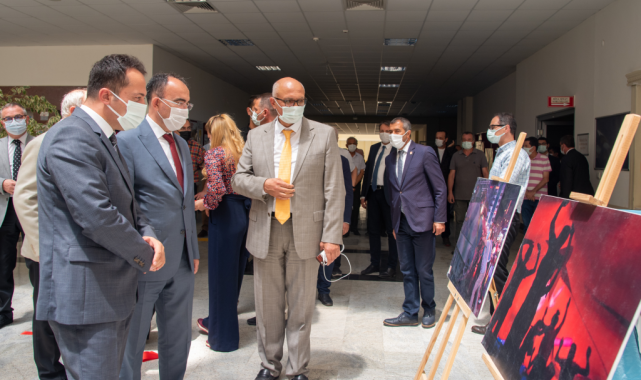 15 Temmuz Demokrasi ve Milli Birlik Günü konulu fotoğraf sergisi ve konferans