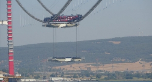 1915 Çanakkale Köprüsü’nün 3’üncü mega blok tabliye montajı başladı
