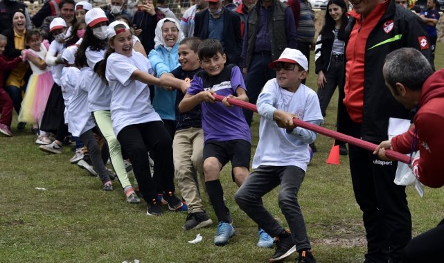 2 bin metre rakımlı yaylada spor şenliği yapıldı