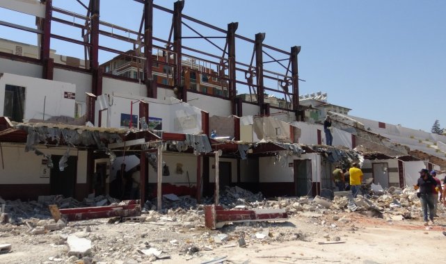 71 yıllık Antakya Atatürk Stadı yıkılıyor