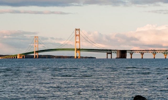 ABD&#039;deki Mackinac Köprüsü trafiğe kapatıldı