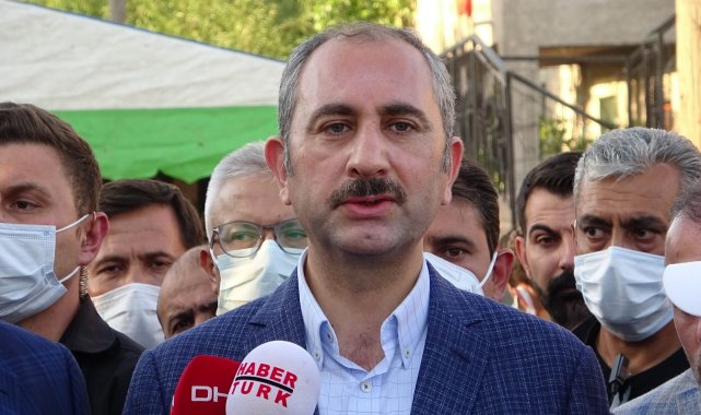 Adalet Bakanı Gül ve Kurtulmuş'tan katledilen ailenin yakınlarına taziye ziyareti