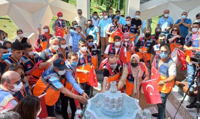 AFAD Gönüllüleri'nden, 15 Temmuz Şehitler Anıtı'na ziyaret