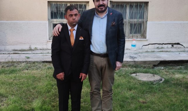 Ağrı Belediye Başkanı Sayan&#039;dan down sendromlu vatandaşa bayram sürprizi