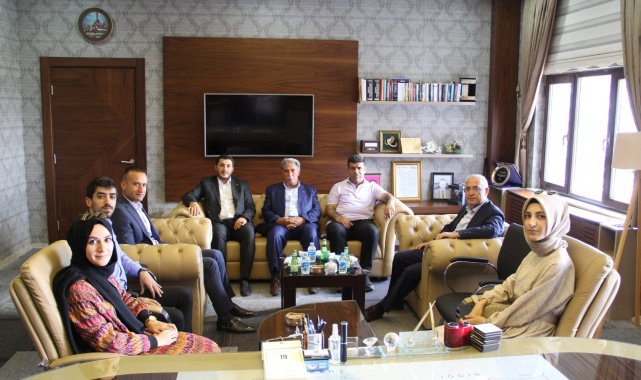 AK Parti Ağrı İl Başkanı Özyolcu&#039;dan Milli Eğitim Müdürü Tekin&#039;e ziyaret