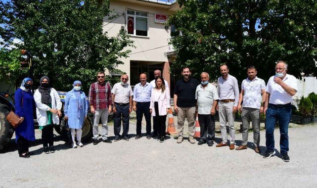 AK Partililer, köylerde vatandaşlarla bayramlaştı