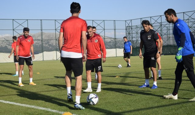 Alanyaspor 1300 rakımda dayanıklılık ve taktik çalıştı