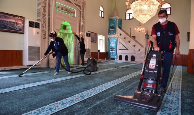 Ankara&#039;da bayram öncesi mezarlık ve camilerde temizlik seferberliği