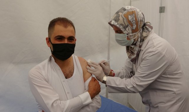 Aşı fobisi olan turizmci ilk kez aşı oldu