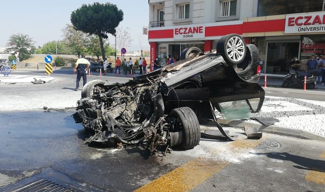 Aşırı sürat felaket getirdi, taklalar atarak varyanttan inen araç hurdaya döndü