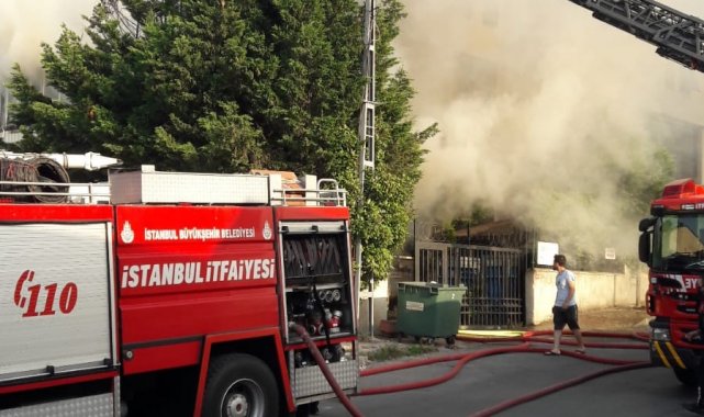 Ataşehir'de mobilya fabrikasında korkutan yangın
