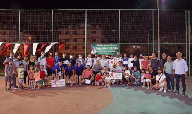 Ayak tenisi turnuvasında ödüller sahiplerini buldu