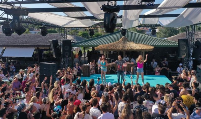 Ayvalık'ta Serdar Ortaç rüzgârı esti