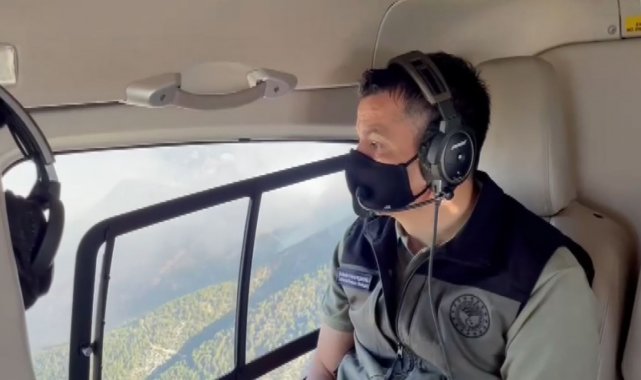 Bakan Pakdemirli, Manavgat yangın sahasını havadan helikopter ile inceledi