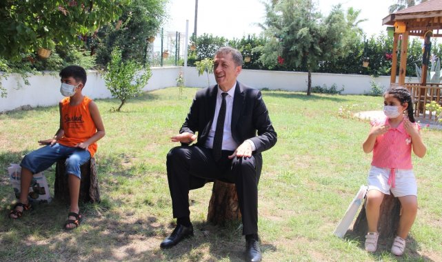 Bakan Selçuk: &quot;Çocuklarımızın hayallerini tetiklemek için masal evlerine ihtiyacımız var&quot;