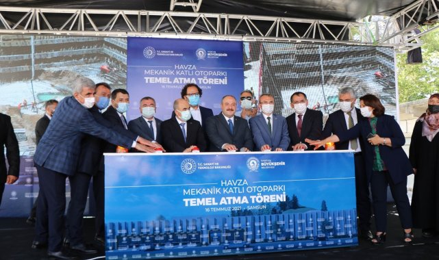 Bakan Varank: &quot;CHP sadece vatandaşın gözünü boyayacak işlere imza atar&quot;