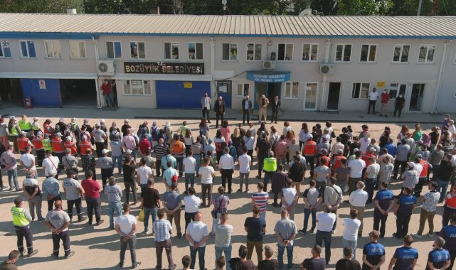 Başkan Bakkalcıoğlu belediye personelinin bayramını kutladı