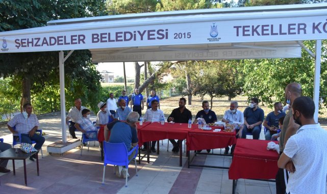 Başkan Çelik vatandaşlarla bayramlaştı