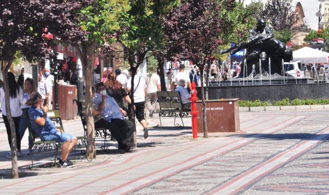 Bayıltan sıcak, zor anlar yaşattı