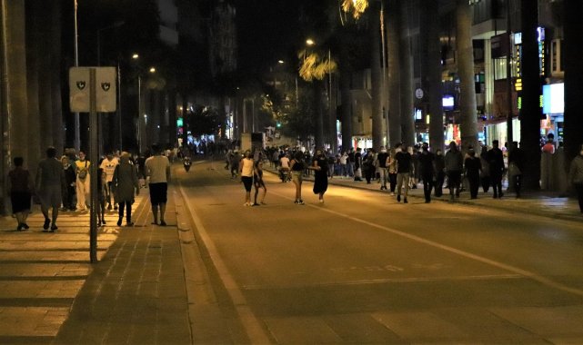 Bayram alışverişi yoğunluğu akşama kadar devam etti