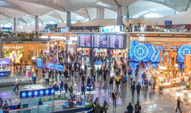 Bayramın tatilinin son gününde İstanbul Havalimanı&#039;nda 159 bin yolcu seyahat etti