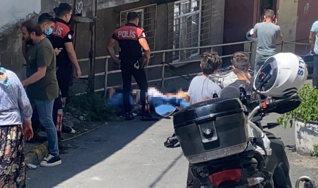 Beyoğlu&#039;nda silahlı saldırı: 3 ölü, 1 yaralı