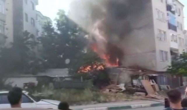 Bursa&#039;da korkutan yangın ev alevlere teslim oldu